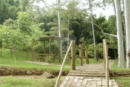Casa à venda com 4 suítes no condomínio Vila Panorama, Indaiatuba - SP