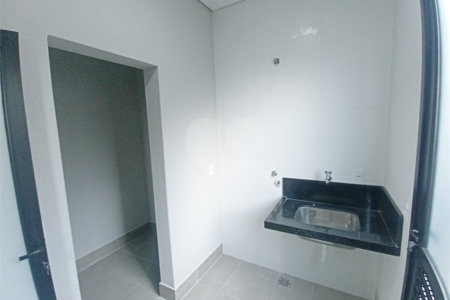 Casa à venda com 3 suítes no condomínio Vita Verdi, Valinhos - SP