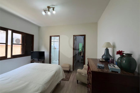 Casa à venda com 4 quartos, sendo 1 suíte, no condomínio Taquaral, São Paulo - SP