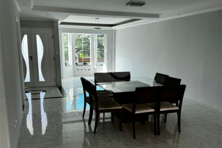 Casa à venda com 3 quartos, sendo 1 suíte, no condomínio Residencial Villa dos Inglezes, Sorocaba - SP