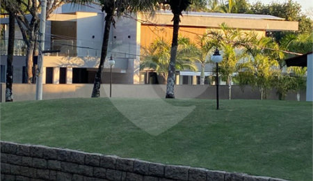 Casa à venda ou para alugar com 4 suítes no condomínio Estância Marambaia, Vinhedo - SP