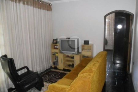 Casa à venda com 3 quartos, sendo 1 suíte, em Jardim Santa Helena, Poá, SP
