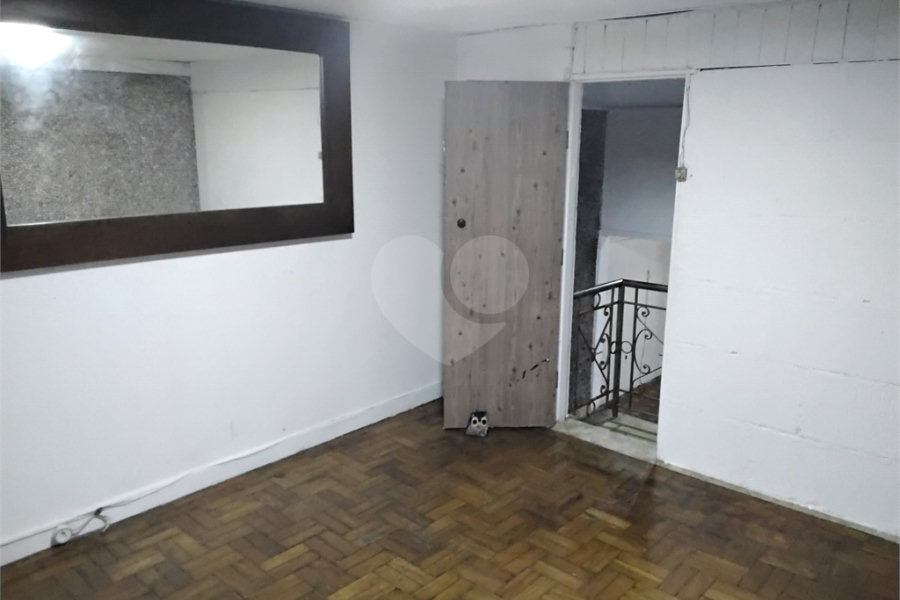 Sobrado à venda com 3 quartos em Bom Retiro, São Paulo, SP