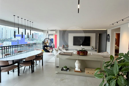 Apartamento à venda com 3 suítes em Vila Romana, São Paulo, SP