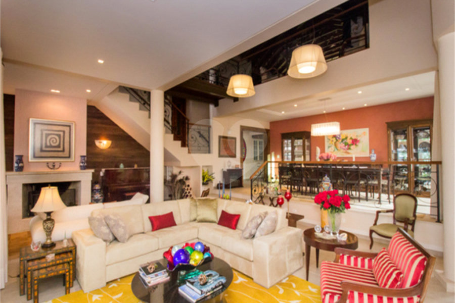 Casa à venda com 4 suítes no condomínio Alpes da Cantareira, Mairiporã - SP