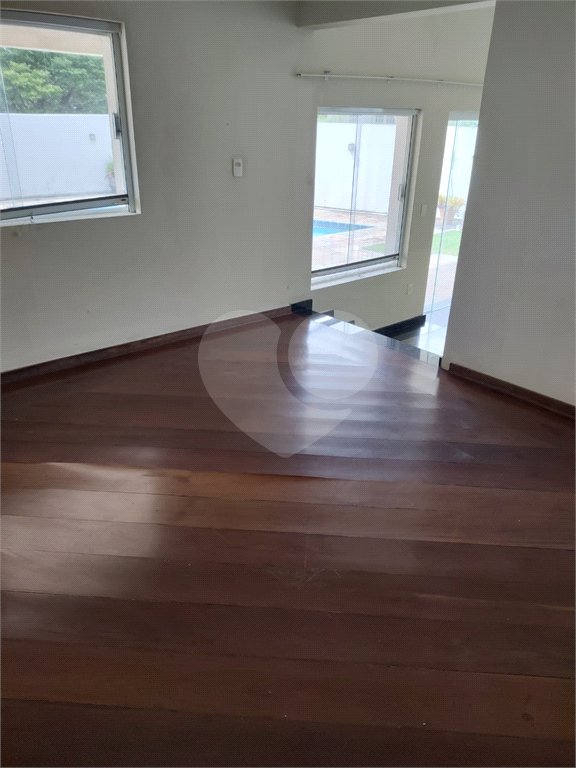 Casa à venda com 4 suítes no condomínio Estância Marambaia, Vinhedo - SP