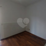 Casa para alugar com 3 quartos, sendo 1 suíte, no condomínio Santanna, São Paulo - SP