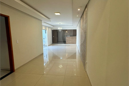 Casa à venda com 3 quartos, sendo 1 suíte,  em Jardim Estoril, Ponta Porã, MS