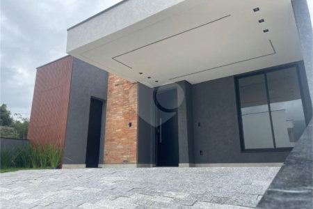 Casa à venda com 3 suítes no condomínio Jardim Residencial Helena Maria, Sorocaba - SP