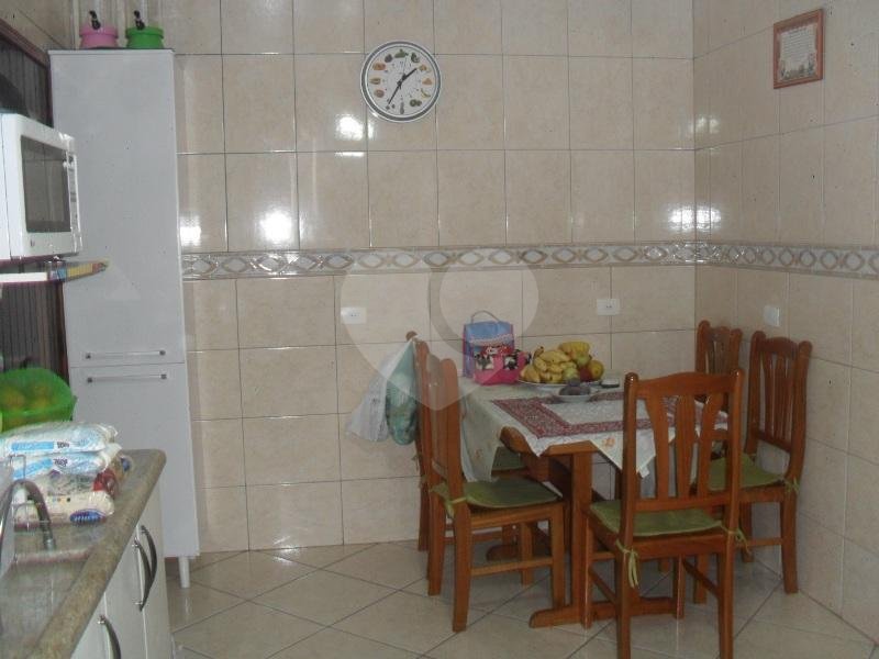 Sobrado à venda com 3 quartos, sendo 1 suíte, em Artur Alvim, São Paulo, SP