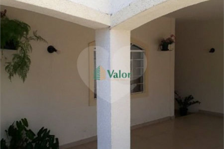 Casa á venda no cidade Aracy