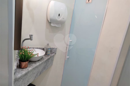 Prédio comercial à venda na Vila Mariana, 150 m², com renda