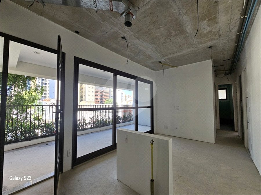 Apartamento à venda com 3 quartos, sendo 1 suíte,  em Pinheiros, São Paulo, SP