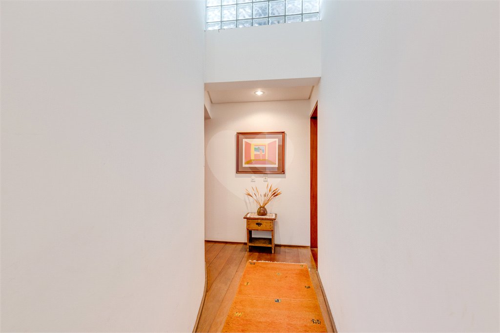 Casa à venda com 5 quartos, sendo 4 suítes, em Alto da Boa Vista, São Paulo, SP