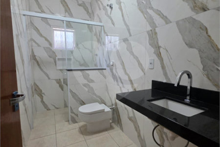 Casa à venda com 3 quartos, sendo 1 suíte, no condomínio Residencial Jardim das Palmeiras, Vinhedo - SP