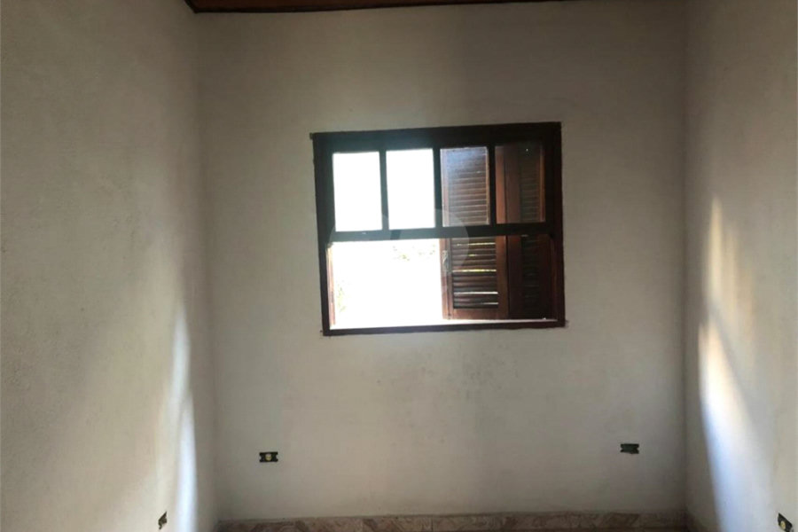 Sobrado à venda com 3 quartos, sendo 1 suíte,  em Serra da Cantareira, Mairiporã, SP