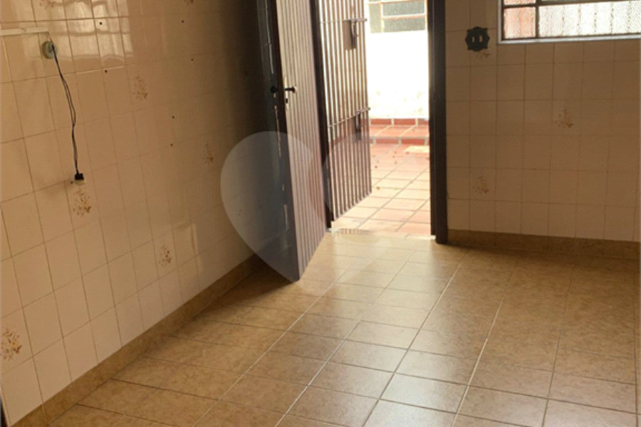Sobrado à venda com 3 quartos no Brasilândia, São Paulo, SP