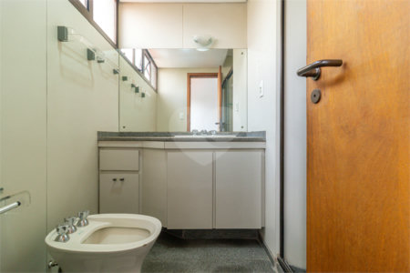 Apartamento à venda com 4 quartos, sendo 3 suítes,  em Chácara Santo Antônio, São Paulo, SP