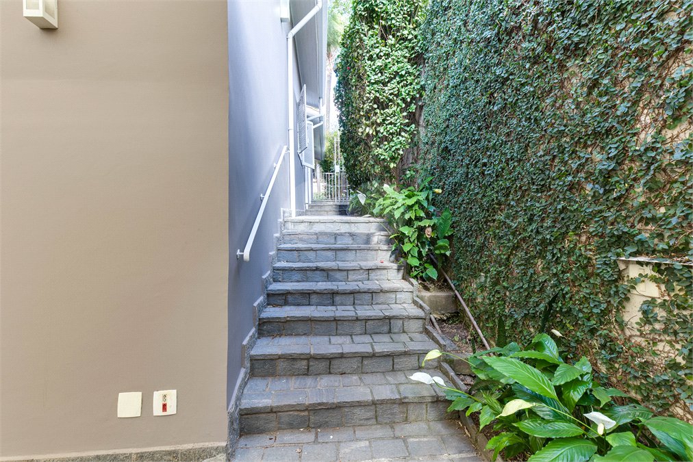 Casa à venda com 3 quartos, sendo 1 suíte, em Brooklin, São Paulo, SP