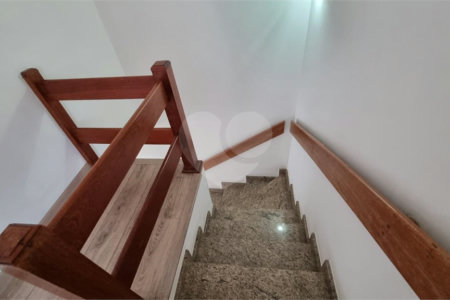 Casa à venda com 3 quartos, sendo 1 suíte,  no condomínio Residencial Villagio, São Paulo - SP