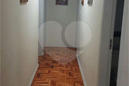 Apartamento à venda com 3 quartos, sendo 1 suíte, em Aclimação, São Paulo, SP