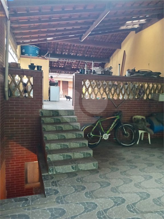 Sobrado à venda com 4 quartos, sendo 1 suíte,  em Furnas, São Paulo, SP