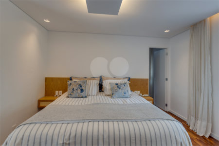 Casa à venda com 3 suítes no condomínio Residencial Canumã, São Paulo - SP