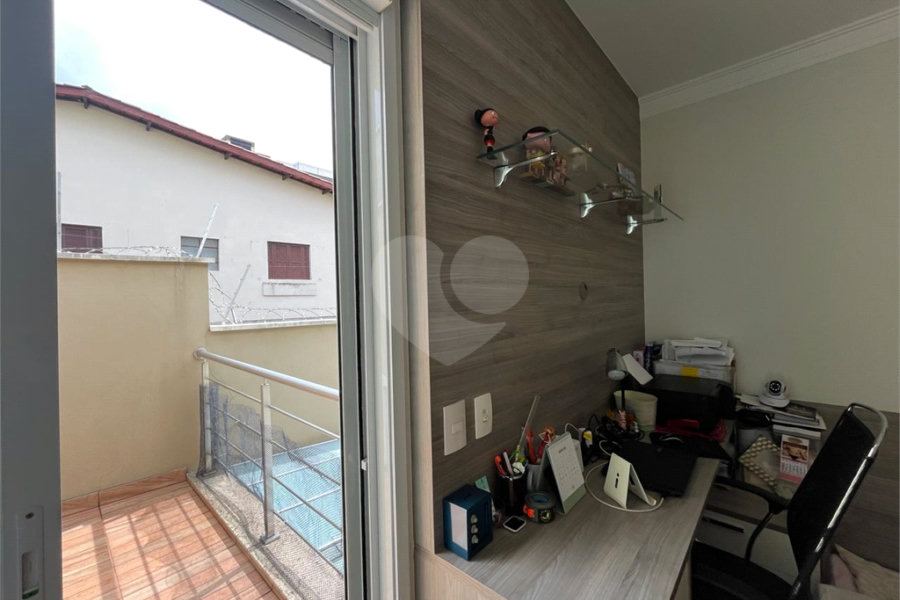 Casa à venda com 4 quartos, sendo 2 suítes, no condomínio Floradas da Serra, São Paulo - SP