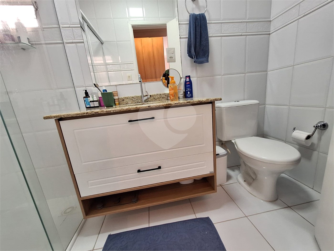 Casa à venda com 3 quartos, sendo 1 suíte, no condomínio Villaggio Tronchim, São Paulo - SP