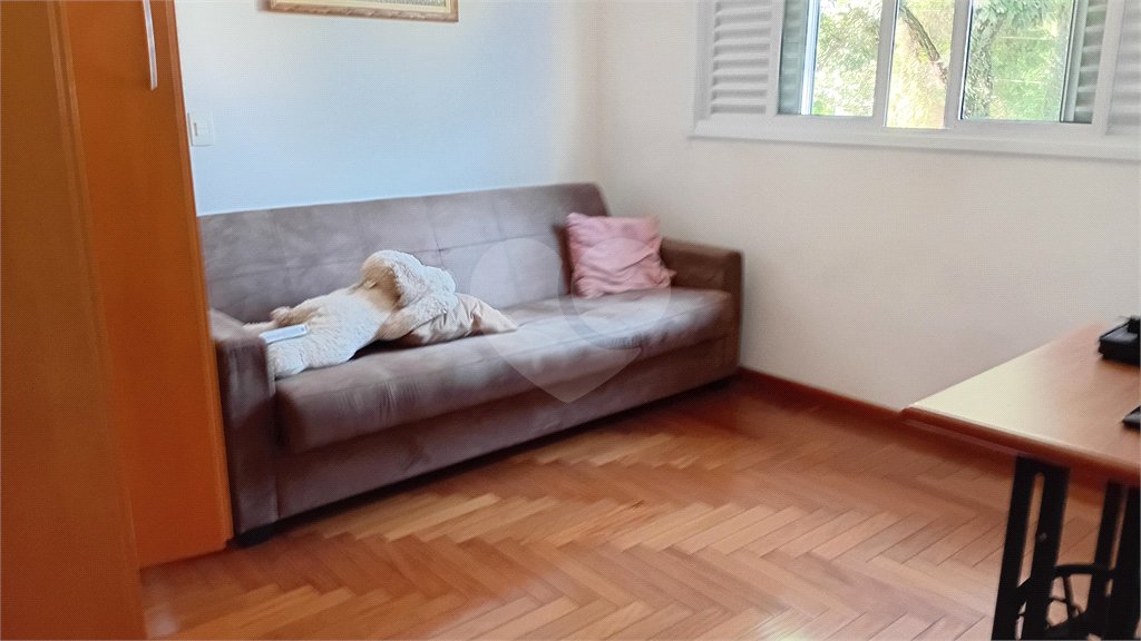 Sobrado à venda com 4 quartos, sendo 2 suítes,  em Vila Gilda, Santo André, SP