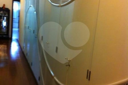 Apartamento à venda com 4 suítes em Real Parque, São Paulo, SP