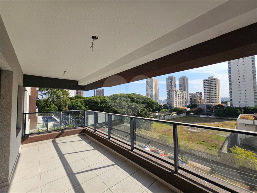 Apartamento à venda com 3 quartos, sendo 1 suíte, em Alto da Boa Vista, São Paulo, SP