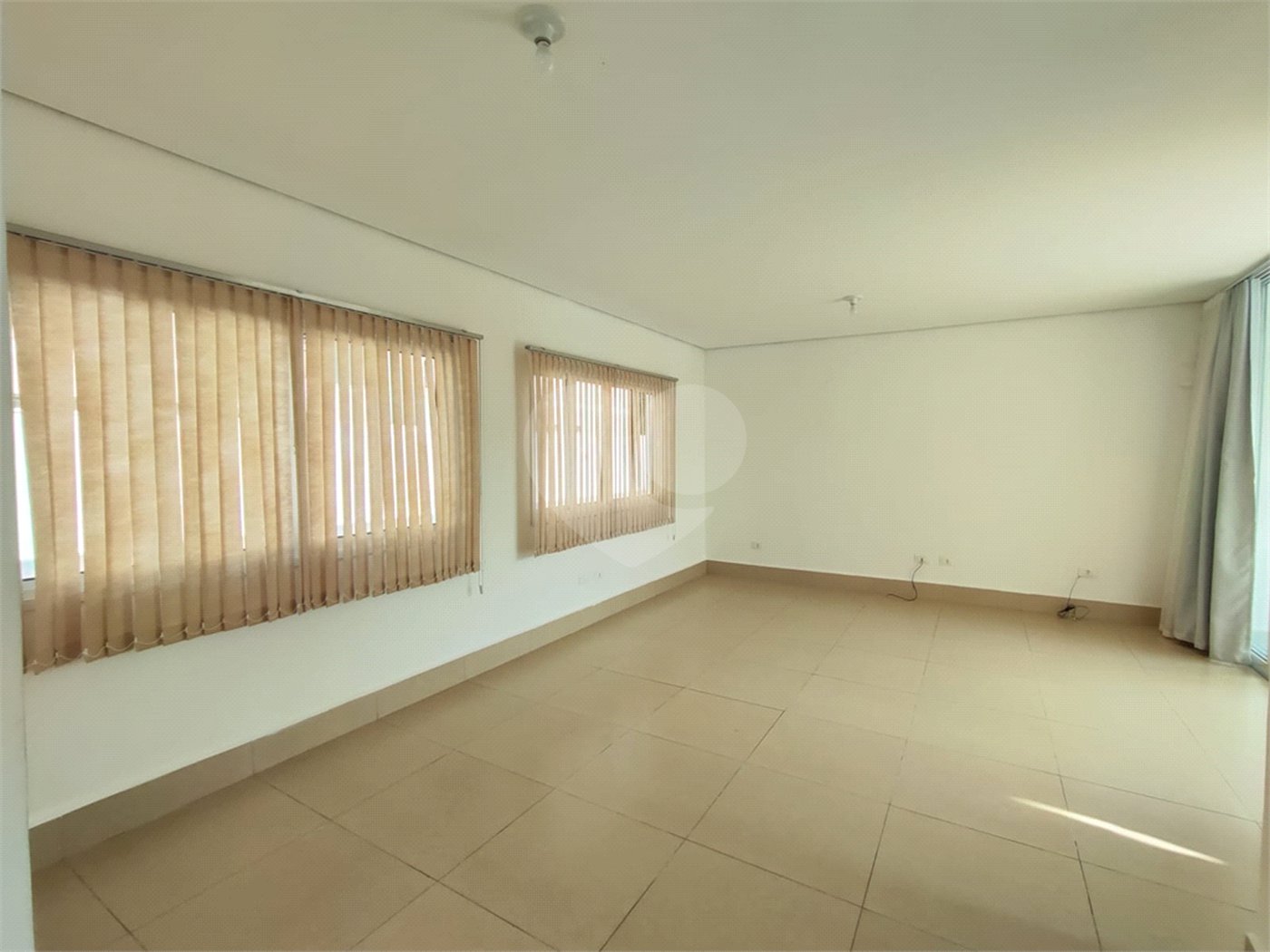 Casa de Vila à venda com 3 quartos, sendo 1 suíte, em Loteamento Jardim Morumbi, Atibaia, SP