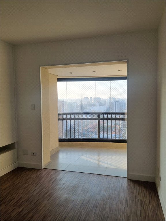 Loja à venda com 3 quartos, sendo 1 suíte,  em Vila Mariana, São Paulo, SP