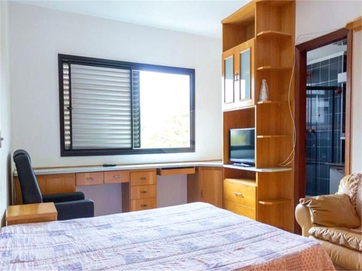 Apartamento com 04 Dorm 04 Suítes 04 Vagas na Saúde para venda ou locação.