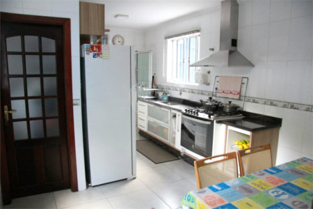 Sobrado à venda com 5 quartos, sendo 1 suíte,  em Jaguaré, São Paulo, SP