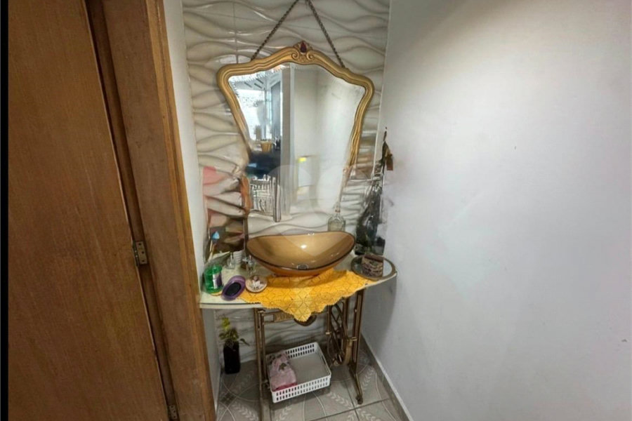 Sobrado à venda com 4 quartos, sendo 1 suíte, em Vila Gustavo, São Paulo, SP