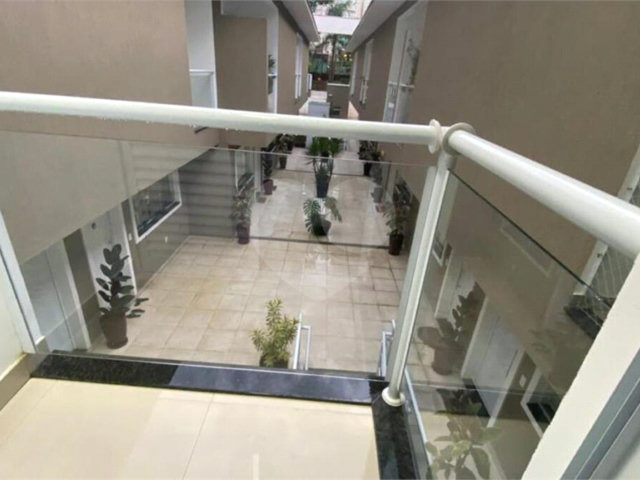 Casa à venda com 3 quartos, sendo 1 suíte,  no condomínio Garden Village, São Paulo - SP