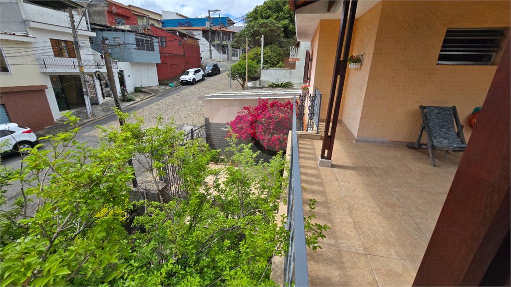 Sobrado à venda com 4 quartos, sendo 1 suíte, em Jardim Regina, São Paulo, SP