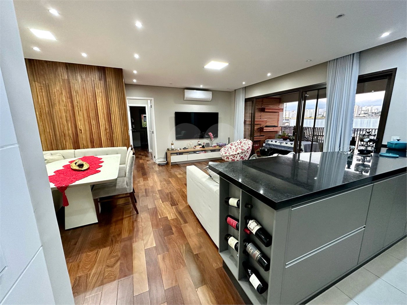 Apartamento à venda com 3 suítes em Vila Monumento, São Paulo, SP