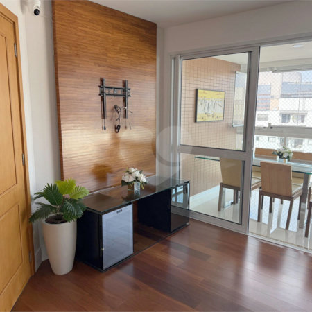 Apartamento para alugar com 3 quartos, sendo 1 suíte, em Vila Olímpia, São Paulo, SP