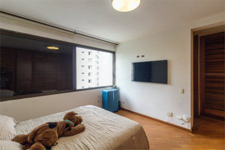 Apartamento à venda com 4 quartos, sendo 3 suítes, em Campo Belo, São Paulo, SP