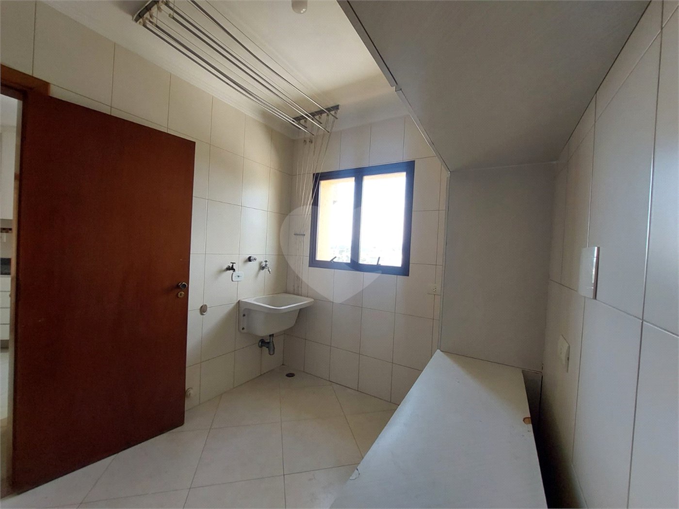 Apartamento à venda com 3 quartos, sendo 1 suíte, em Parque São Domingos, São Paulo, SP