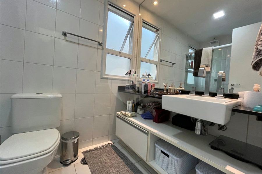 Casa à venda com 3 suítes no condomínio Domus, São Paulo - SP