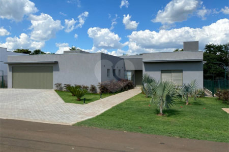 Casa à venda com 4 suítes no condomínio Primavera, Salto - SP