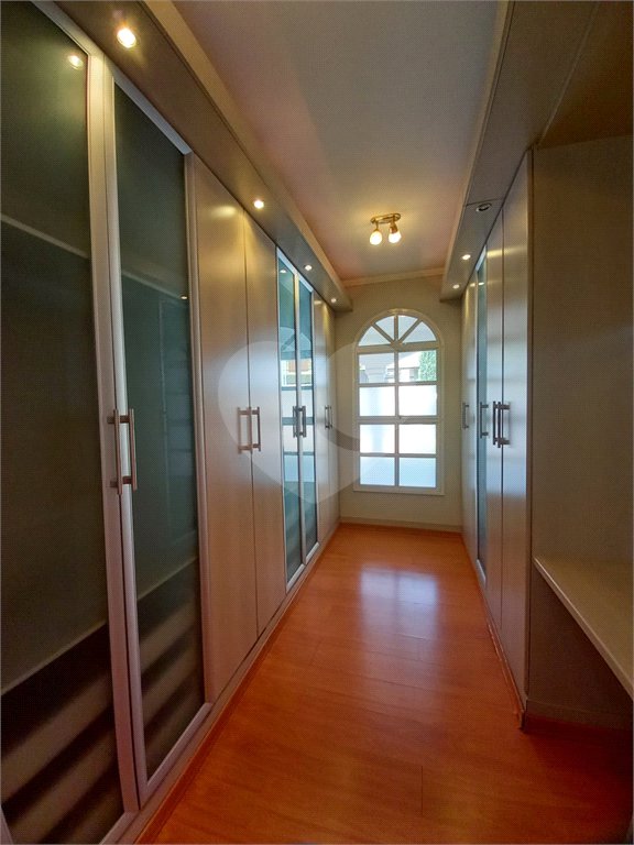 Casa à venda com 5 quartos, sendo 3 suítes, no condomínio Vinhas da Vista Alegre - Lado Sede, Vinhedo - SP