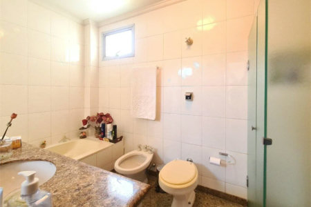 Apartamento à venda com 3 quartos, sendo 1 suíte, em Jardim das Acácias, São Paulo, SP