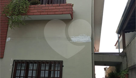Sobrado à venda com 3 quartos, sendo 1 suíte,  em Jardim Guairaca, São Paulo, SP