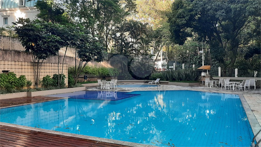 Apartamento à venda com 4 quartos, sendo 1 suíte, em Alto da Boa Vista, São Paulo, SP