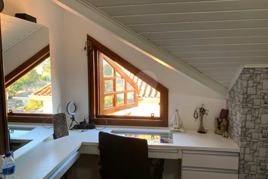 Casa à venda com 3 quartos, sendo 1 suíte, no condomínio Barbará II, São Paulo - SP
